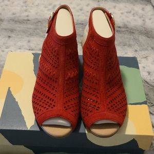 Women's Earth Origins Wedges Size 8 NWT